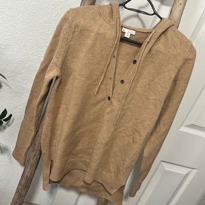 Gap neutral hoodie size XS but can fit a small